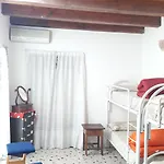 Vucciria Hostel *